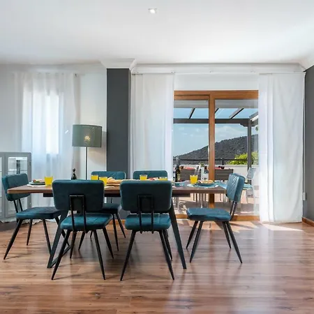 1 Charming Conde Private Garden Pool, Bbq! Вилла