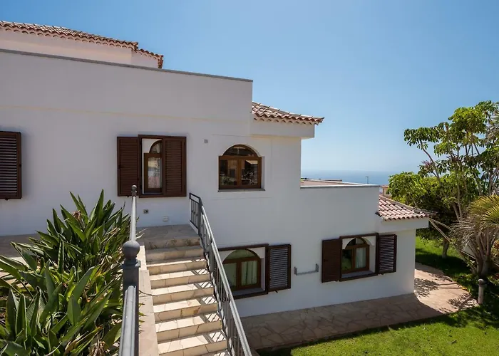 1 Charming Conde Private Garden Pool, Bbq! Вилла