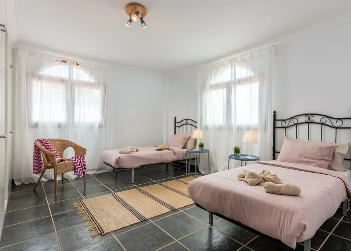 Вилла 1 Charming Conde Private Garden Pool, Bbq! Адехе