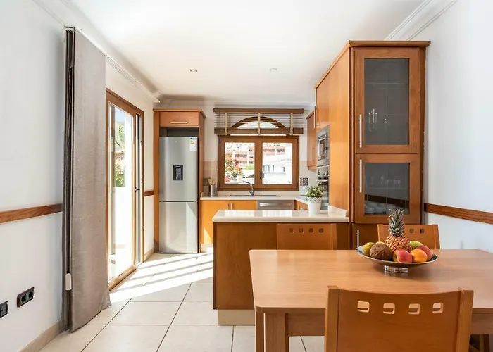 Вилла 1 Charming Conde Private Garden Pool, Bbq! *