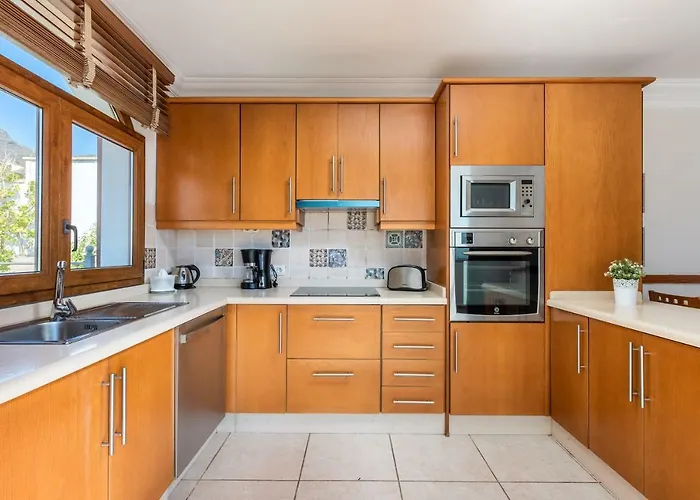 1 Charming Conde Private Garden Pool, Bbq! Вилла *