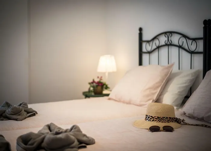 1 Charming Conde Private Garden Pool, Bbq! Вилла