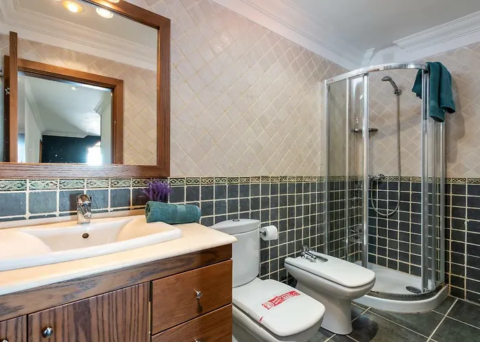 1 Charming Conde Private Garden Pool, Bbq! Вилла *