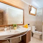 فيلة 1 Charming Conde Private Garden Pool, Bbq! *