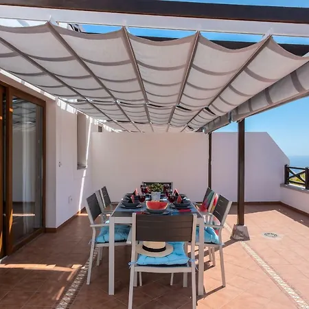 1 Charming Conde Private Garden Pool, Bbq! 别墅