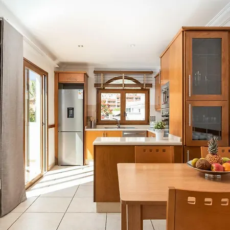 Villa 1 Villa Conde Private Pool,Sea View & Bbq! *