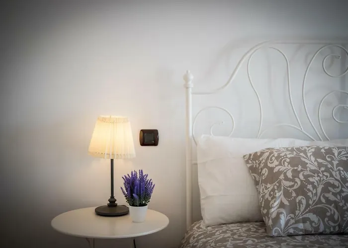 1 Charming Conde Private Garden Pool, Bbq! Вілла *