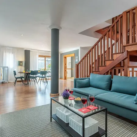 1 Charming Conde Private Garden Pool, Bbq!